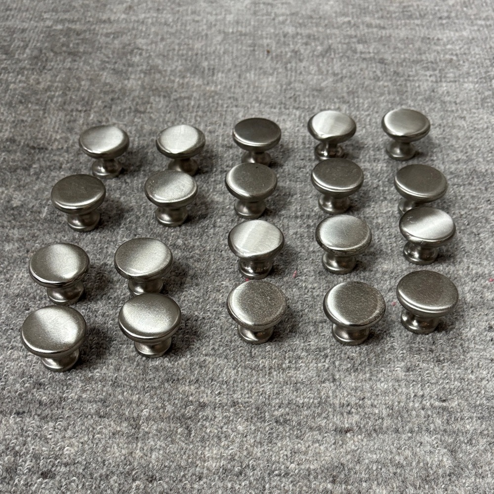 20 knobs